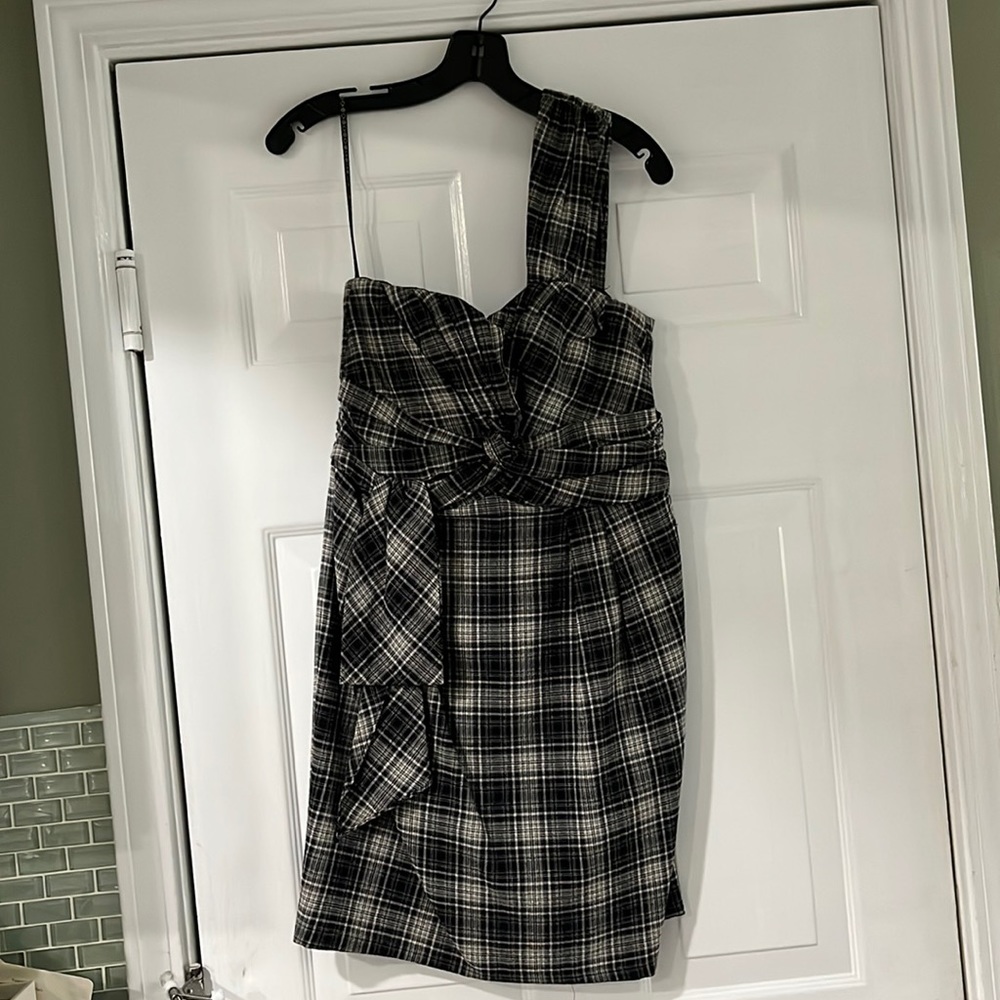 EUC NANETTE LEPORE 1 shoulder cocktail dress.